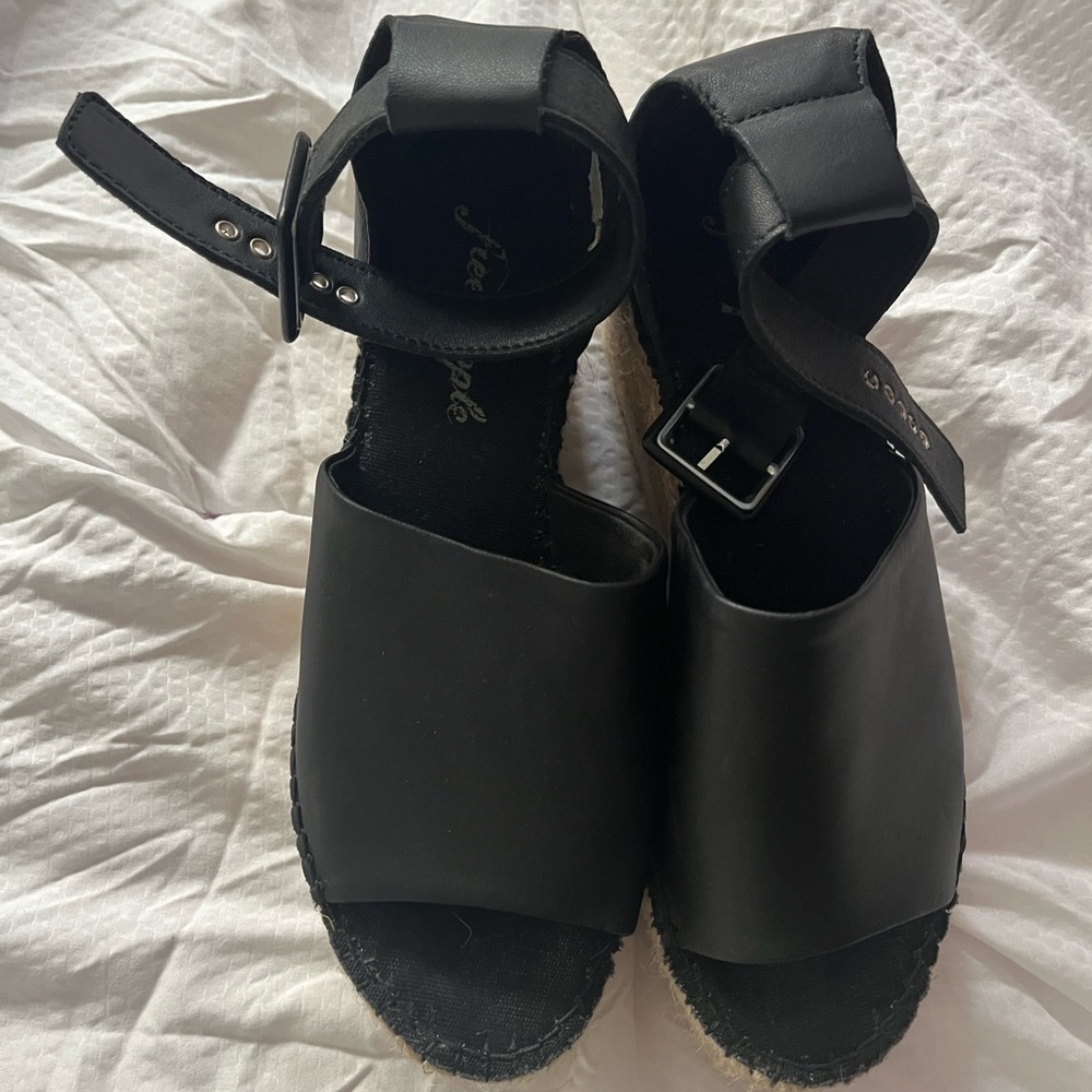 Free people wedge shoes size 8